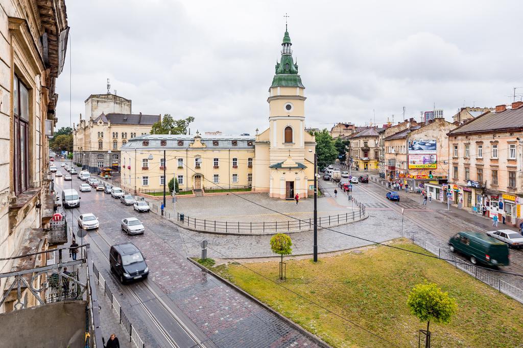 Avangard Anna Apartment リヴィウ エクステリア 写真